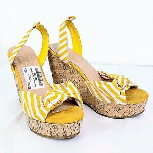 Cathrine Vertigo Mustard Wedges